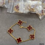 四叶草红色玉髓金手链